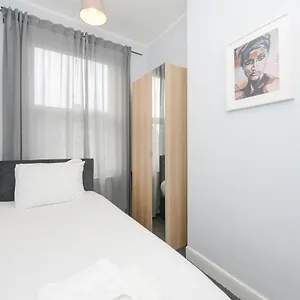 https://radford-house.hotelsin-nottingham.com