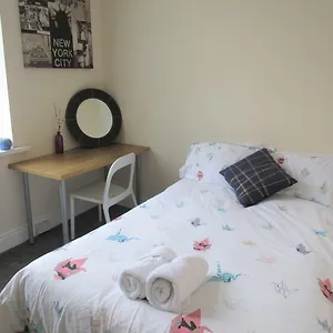 https://spacious-flat-heaton.hotels-newcastle-upon-tyne.com